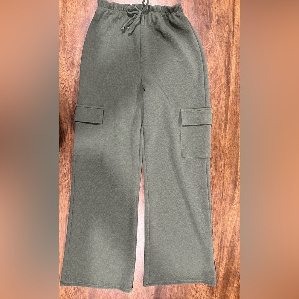 🎈$5 DEAL: Jenna & Jessie Girls Green Cargo Pants